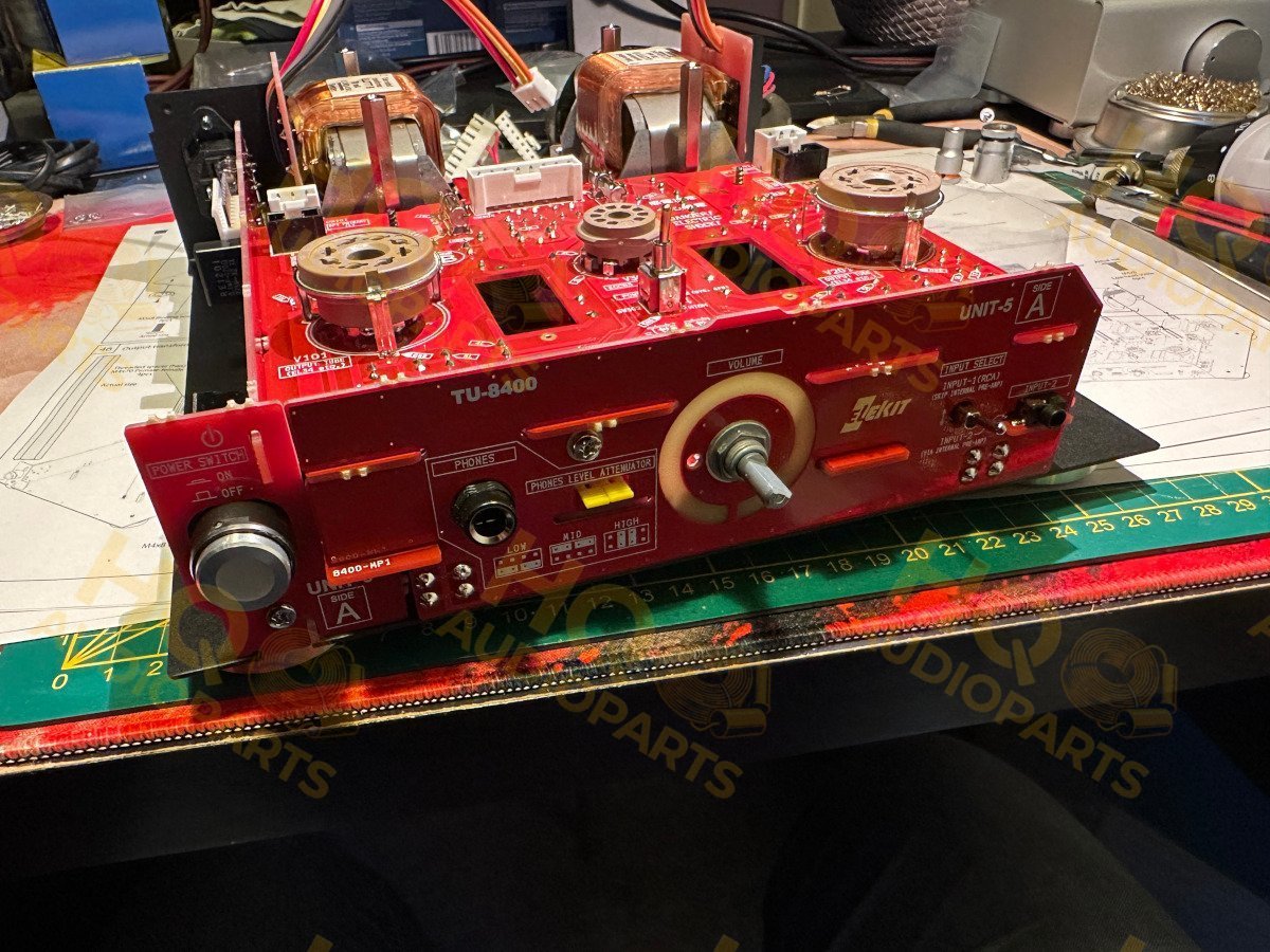 ELEKIT TU-8400 SE csöves végerősítő - gyári kimeneti trafóval, szerelés nélkül