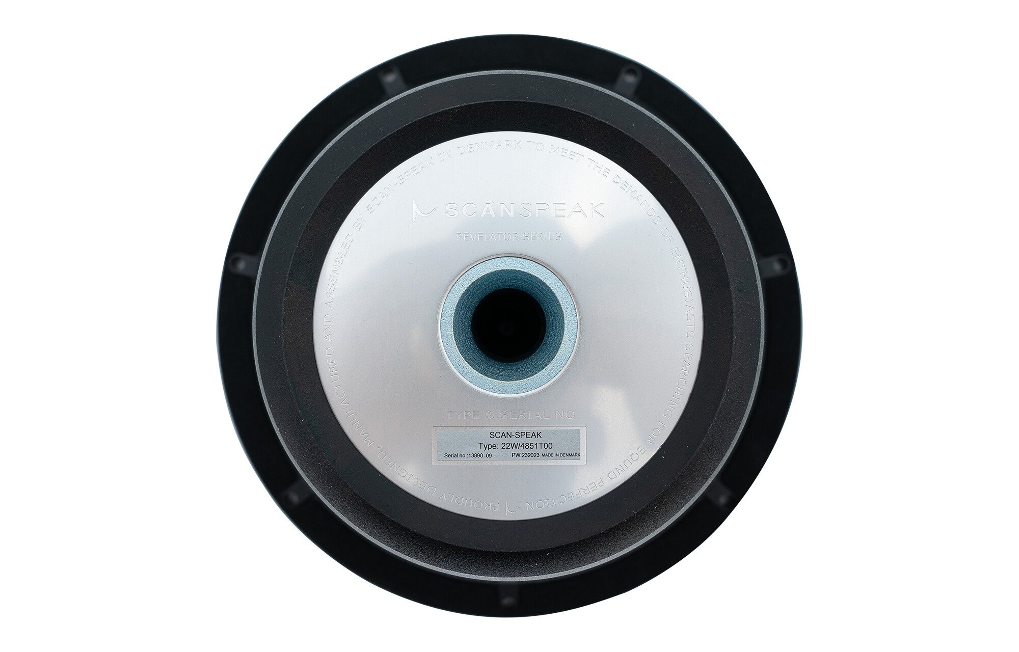 Scan-Speak Revelator 22W/4851T00 mélyközépsugárzó